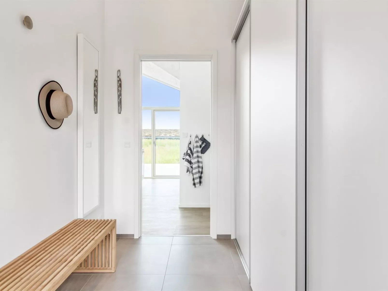 "Egil" - 1.5km from the sea-Drinnen