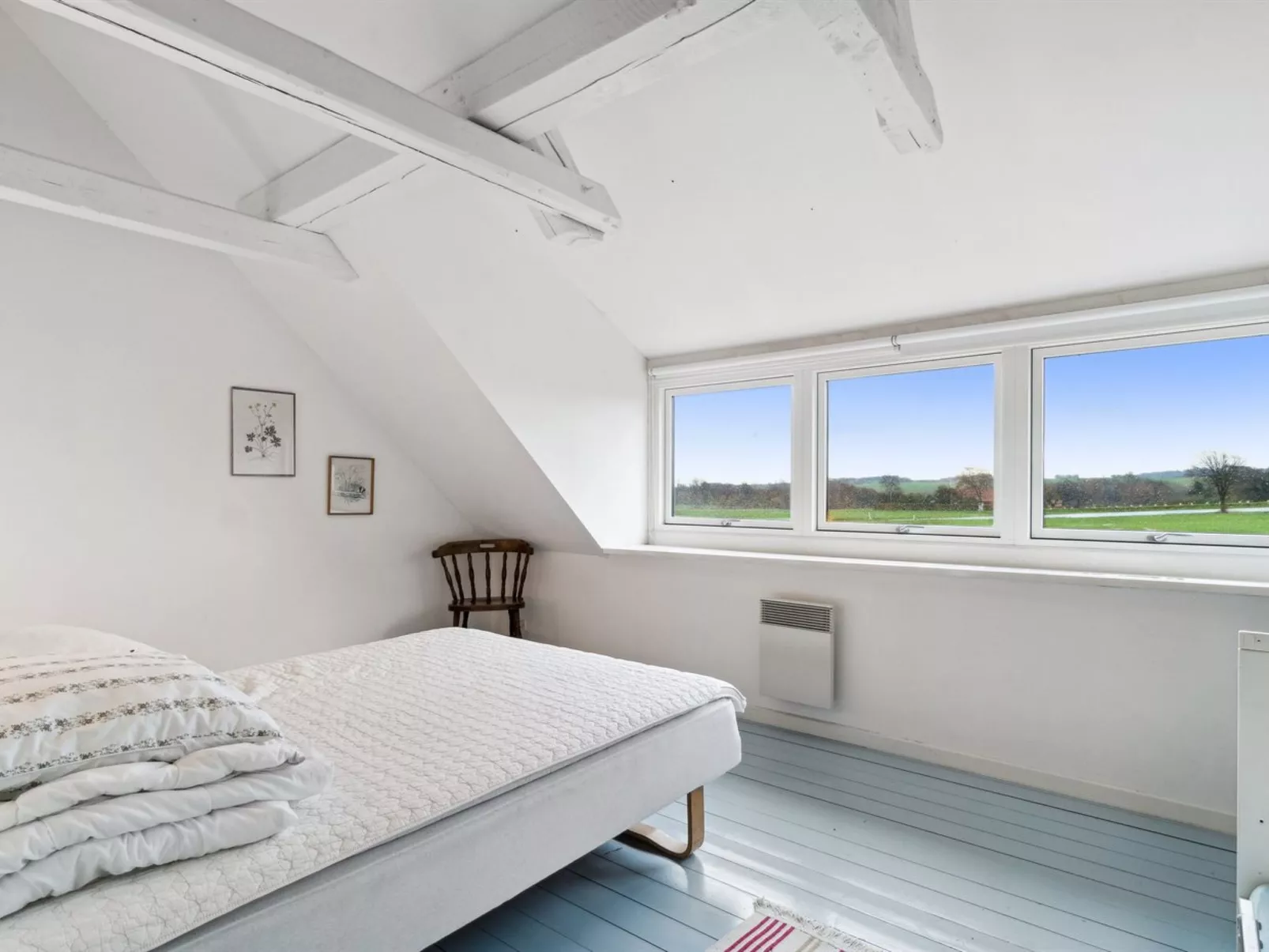 "Torbjörn" - 2.5km from the sea-Inside