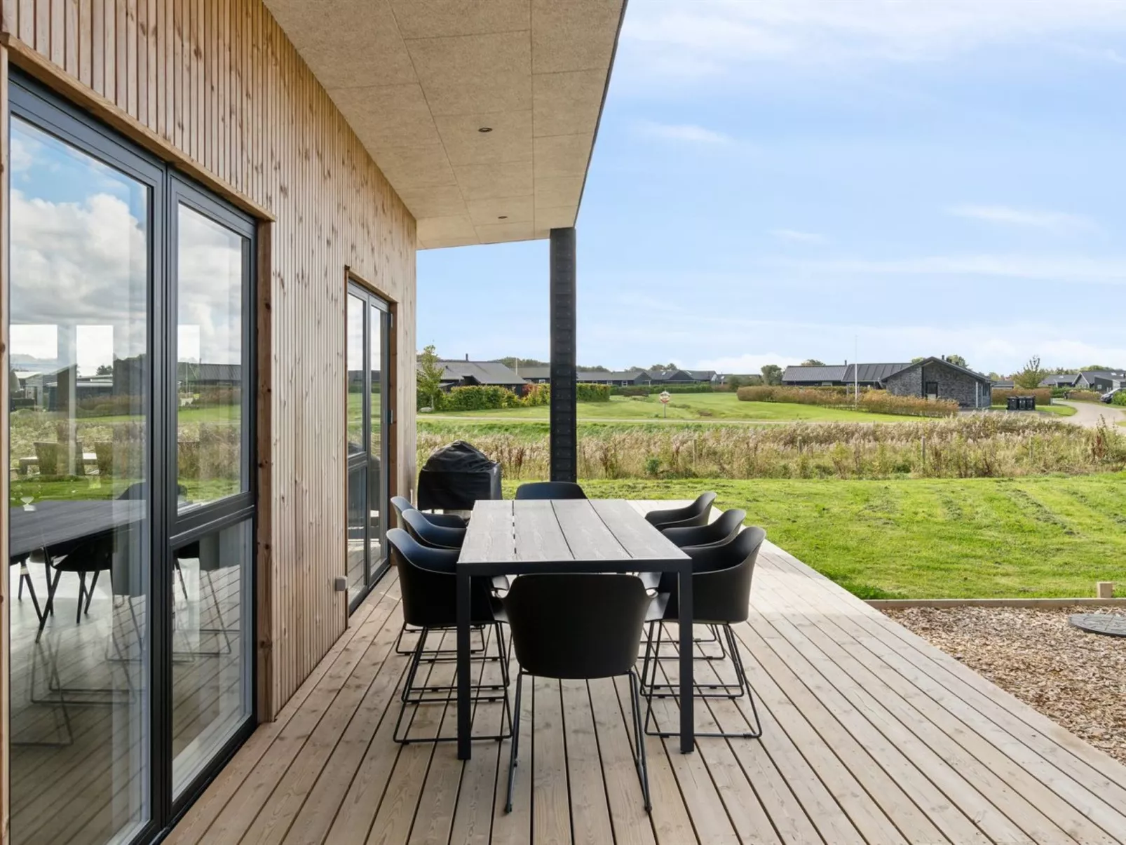 "Harrieth" - 300m from the sea-Outside