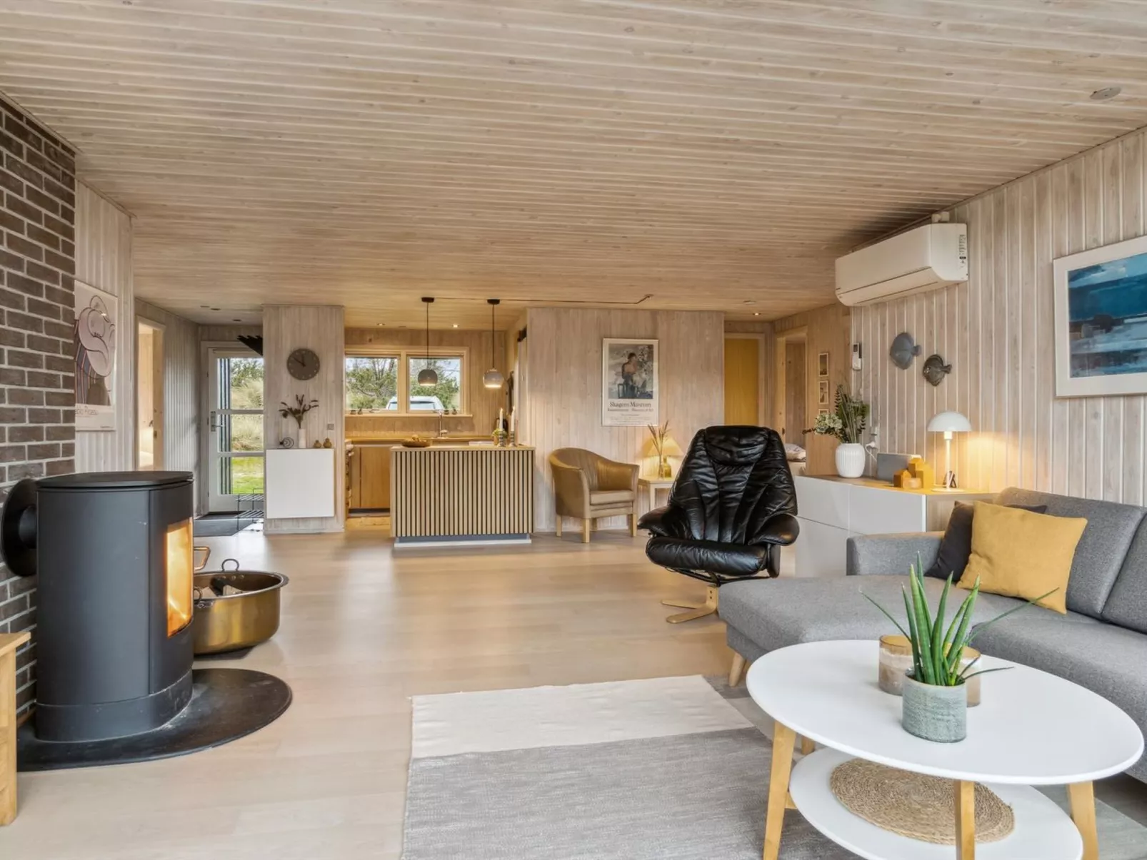 "Anbritt" - 1km from the sea-Drinnen