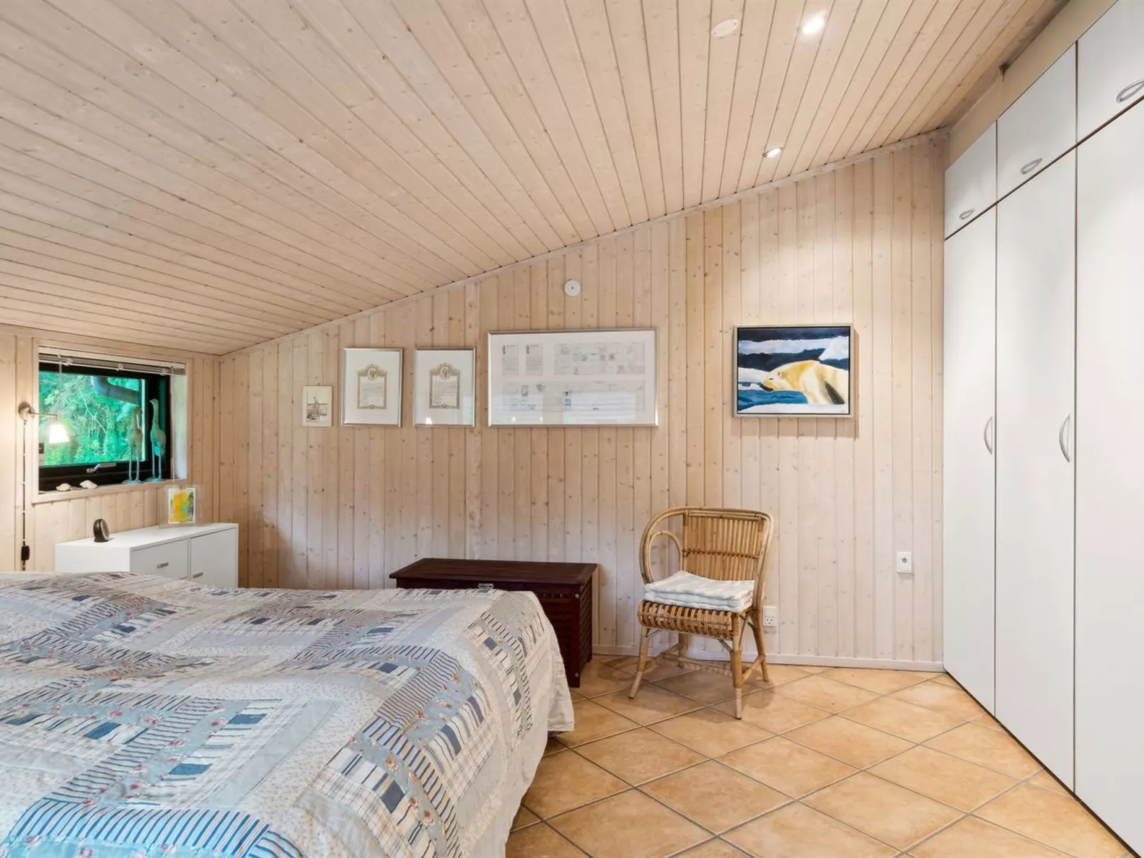 "Aiko" - 375m from the sea-Inside