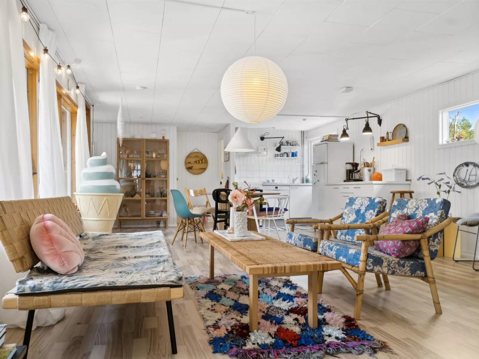 "Fintan" - 1km from the sea-Inside