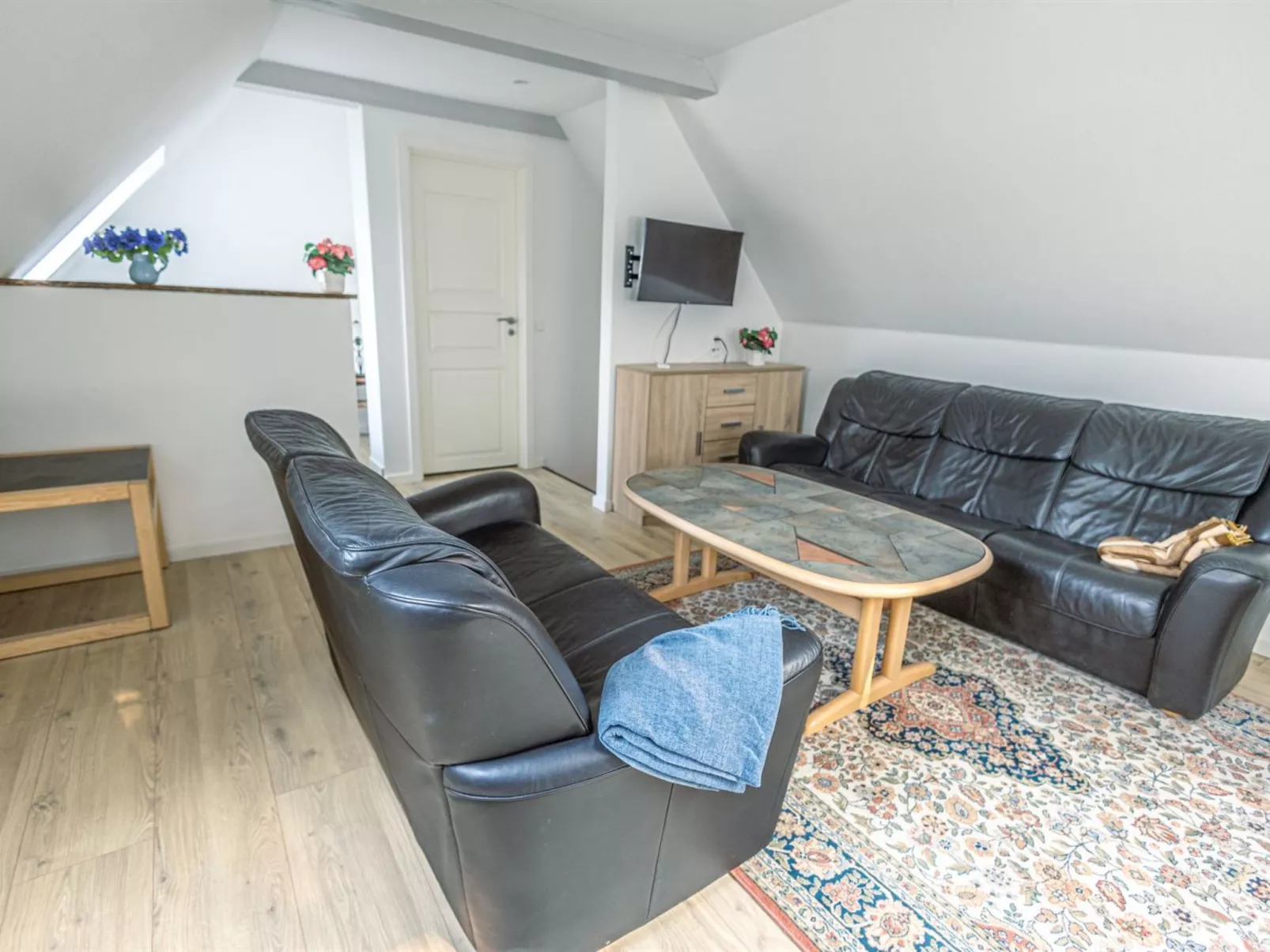 "Arnora" - 48km from the sea-Drinnen