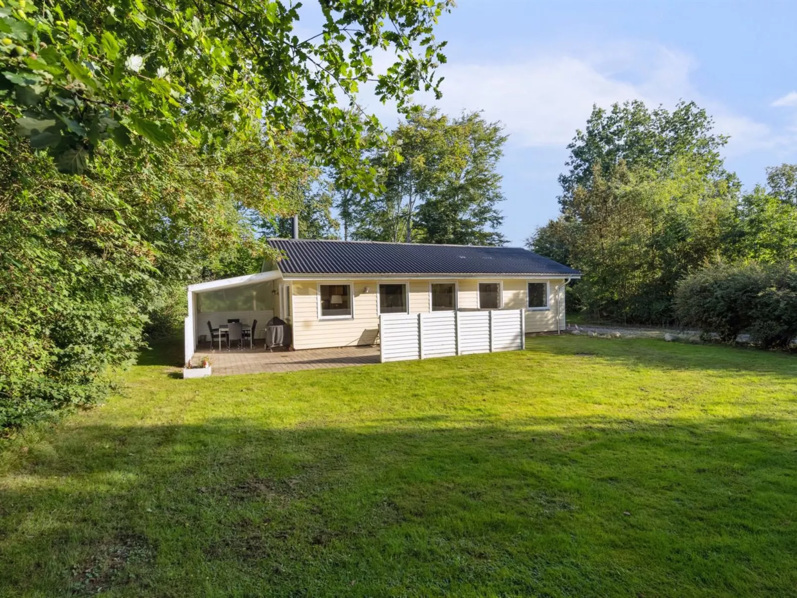 "Viljo" - 30km from the sea-Outside