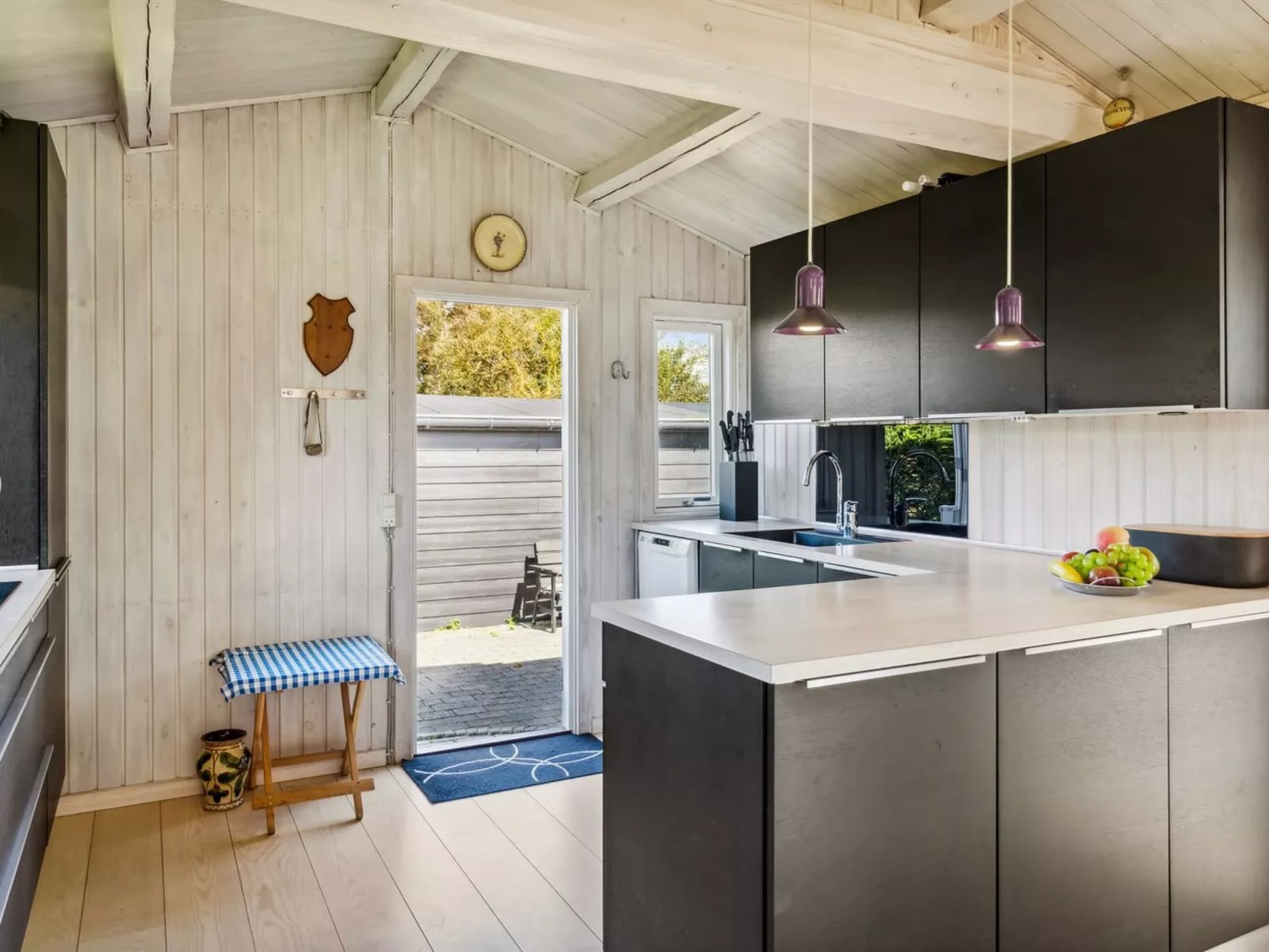 "Imma" -  from the sea-Dedans