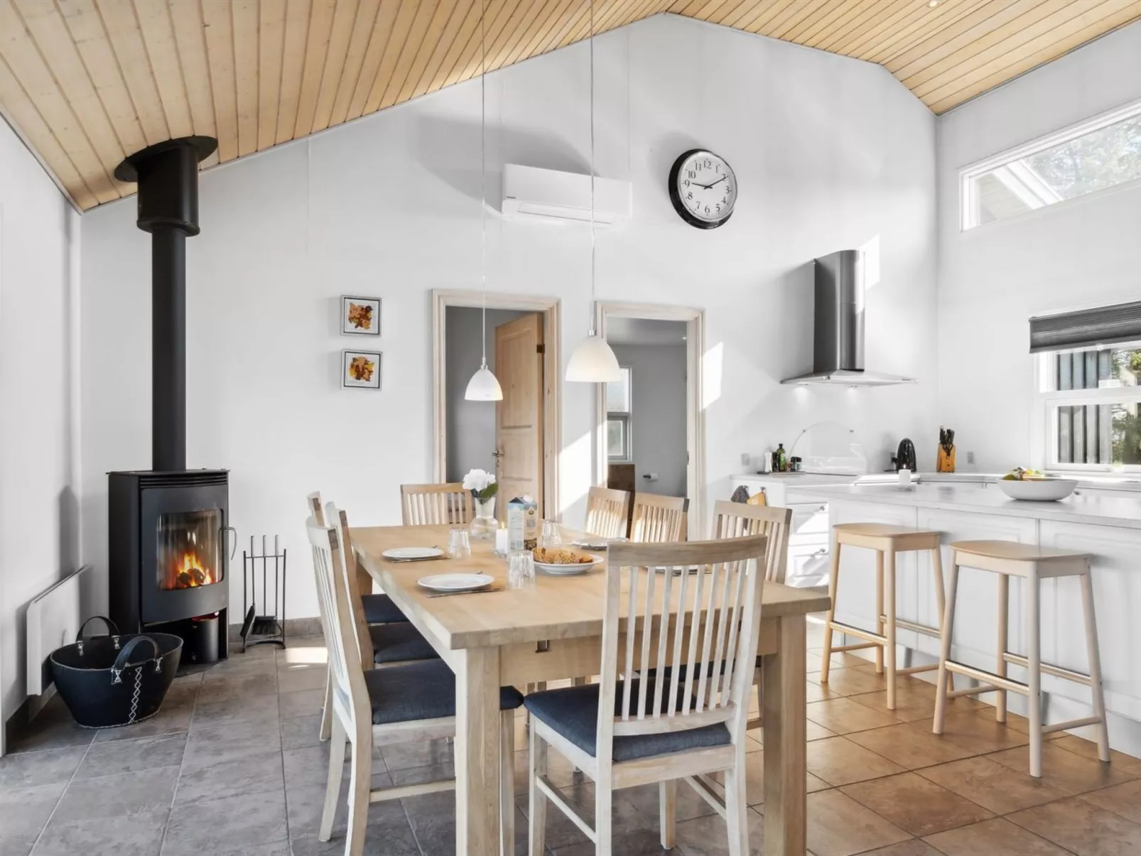 "Elmo" - 800m from the sea-Dedans