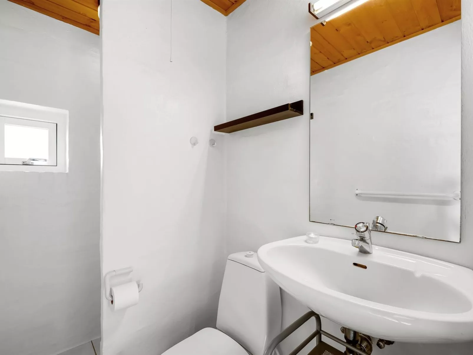 "Kirsa" - 200m to the fjord-Dedans