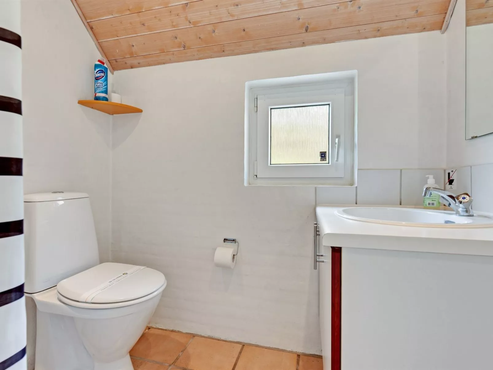 "Hunno" - 3km from the sea-Inside