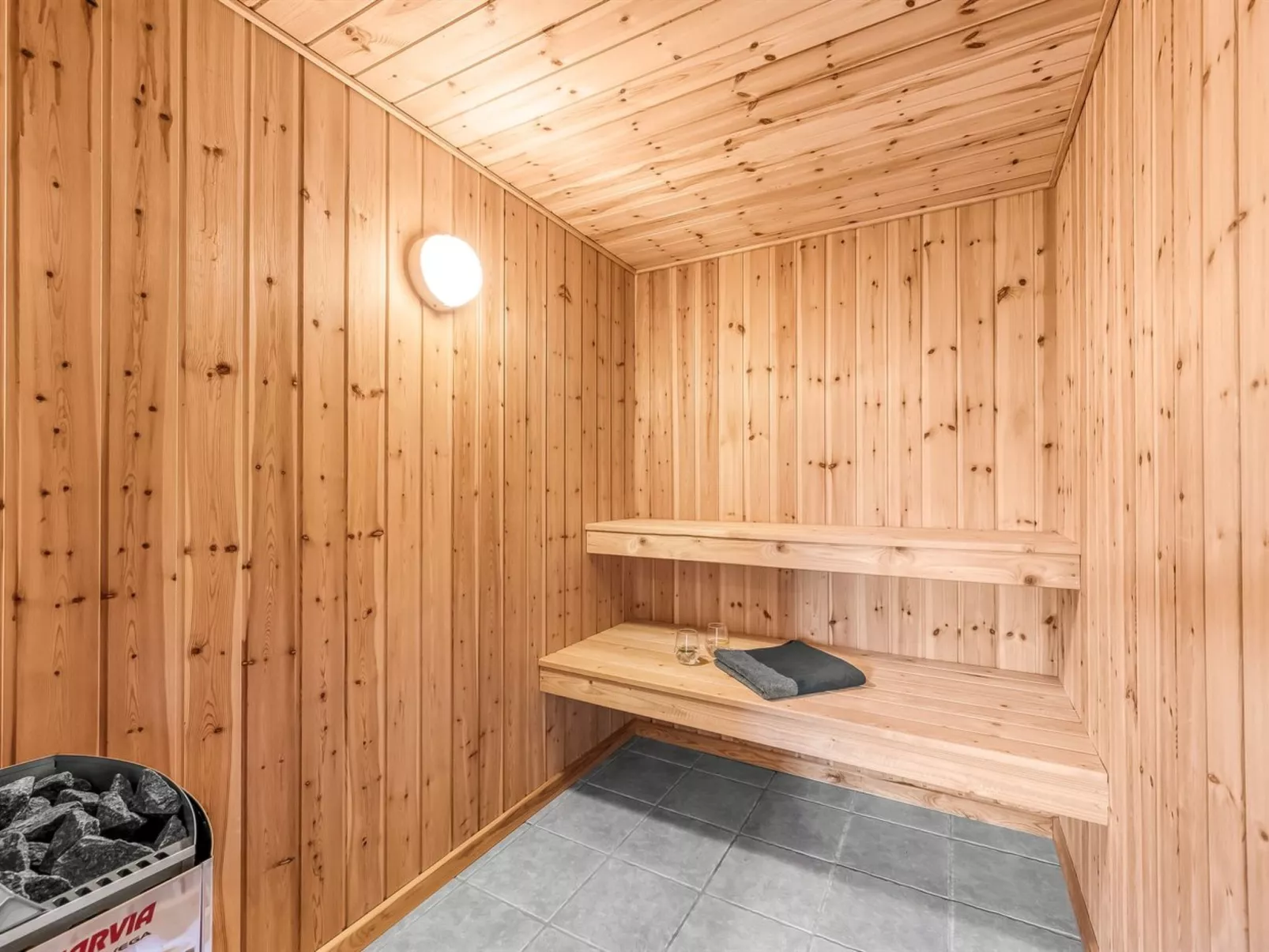 "Rekke" - 300m to the fjord-Dedans