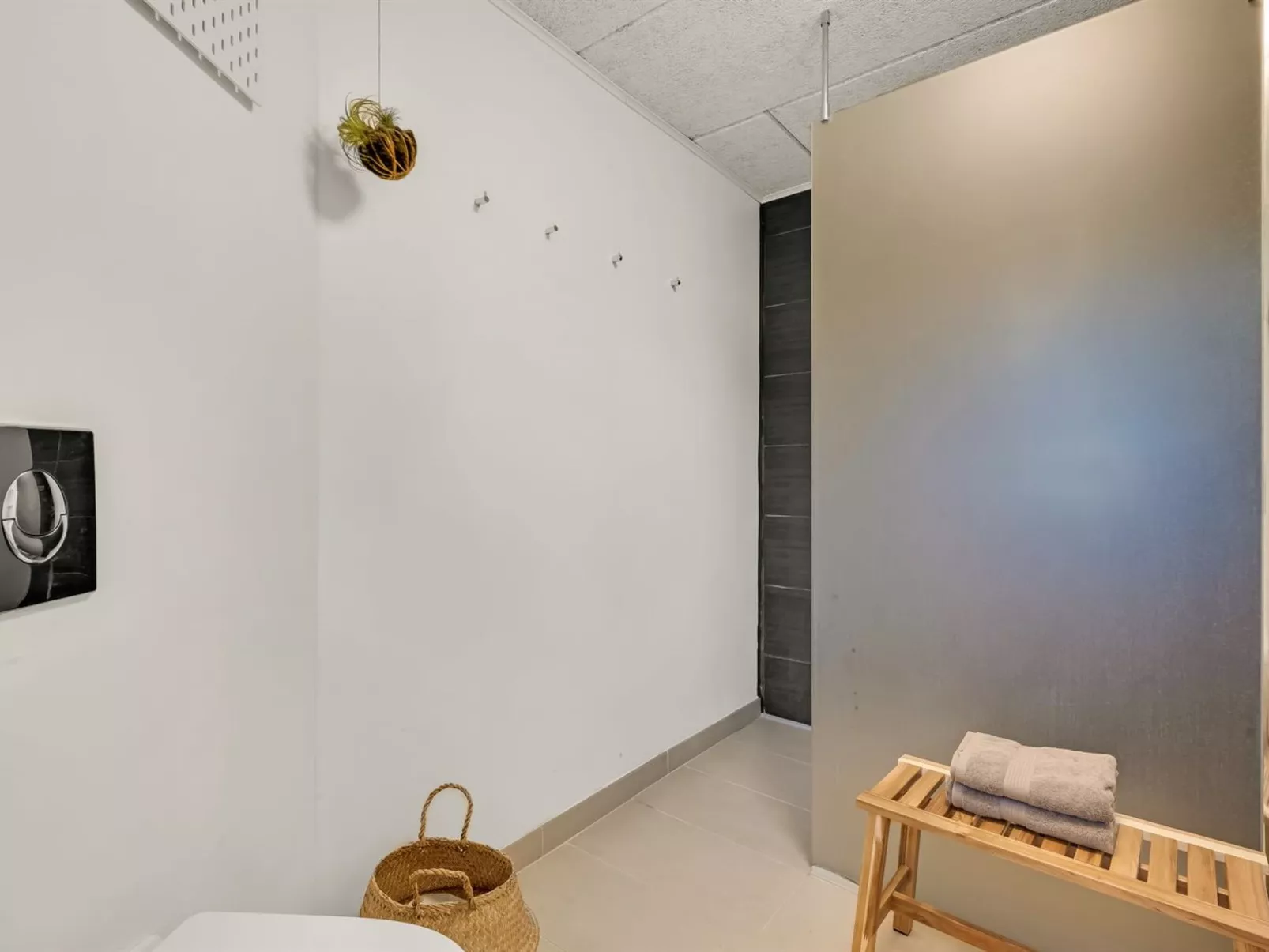 "Eli" - 1.5km to the fjord-Inside