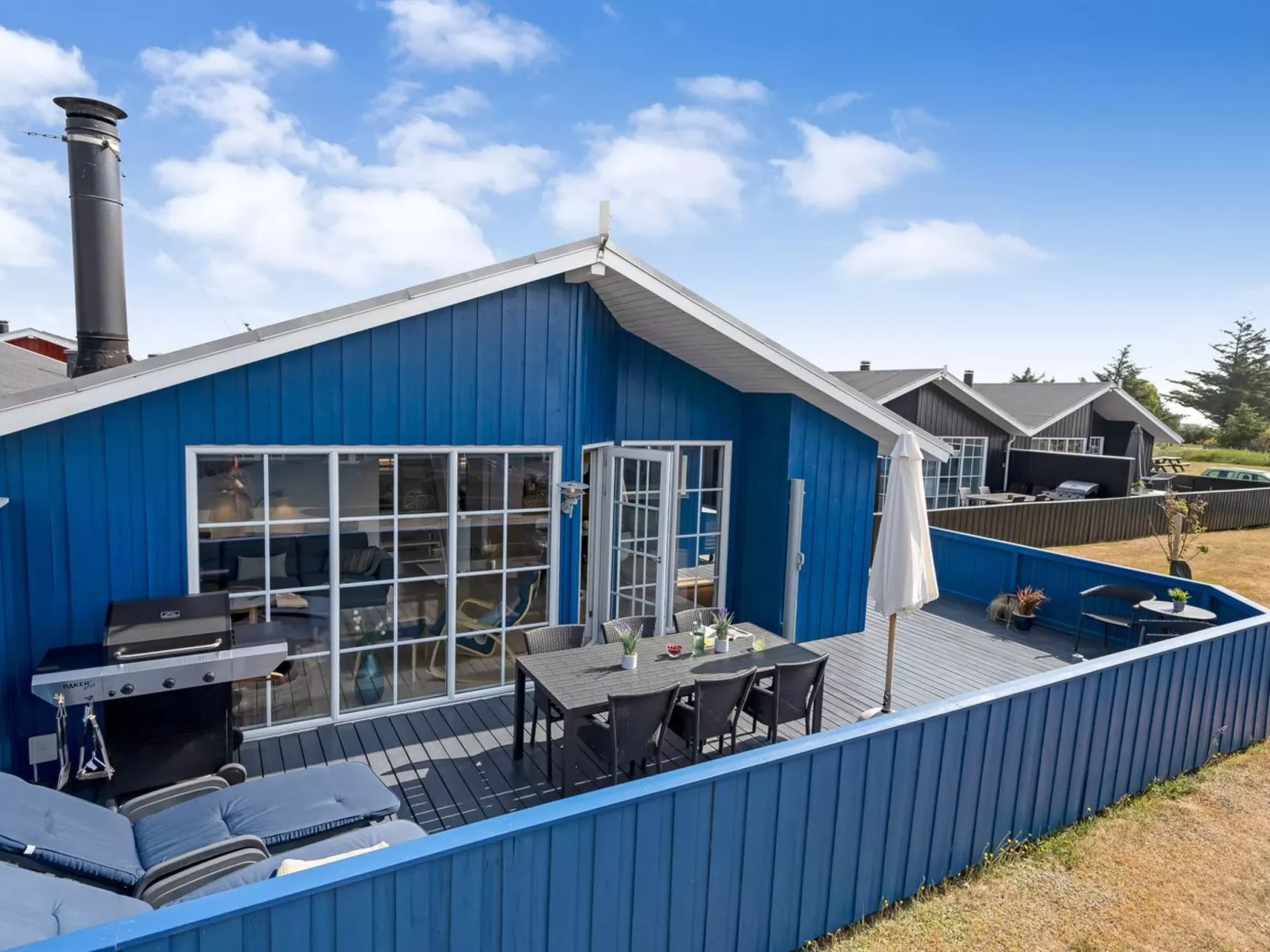 "Albertina" - 300m to the fjord-Outside