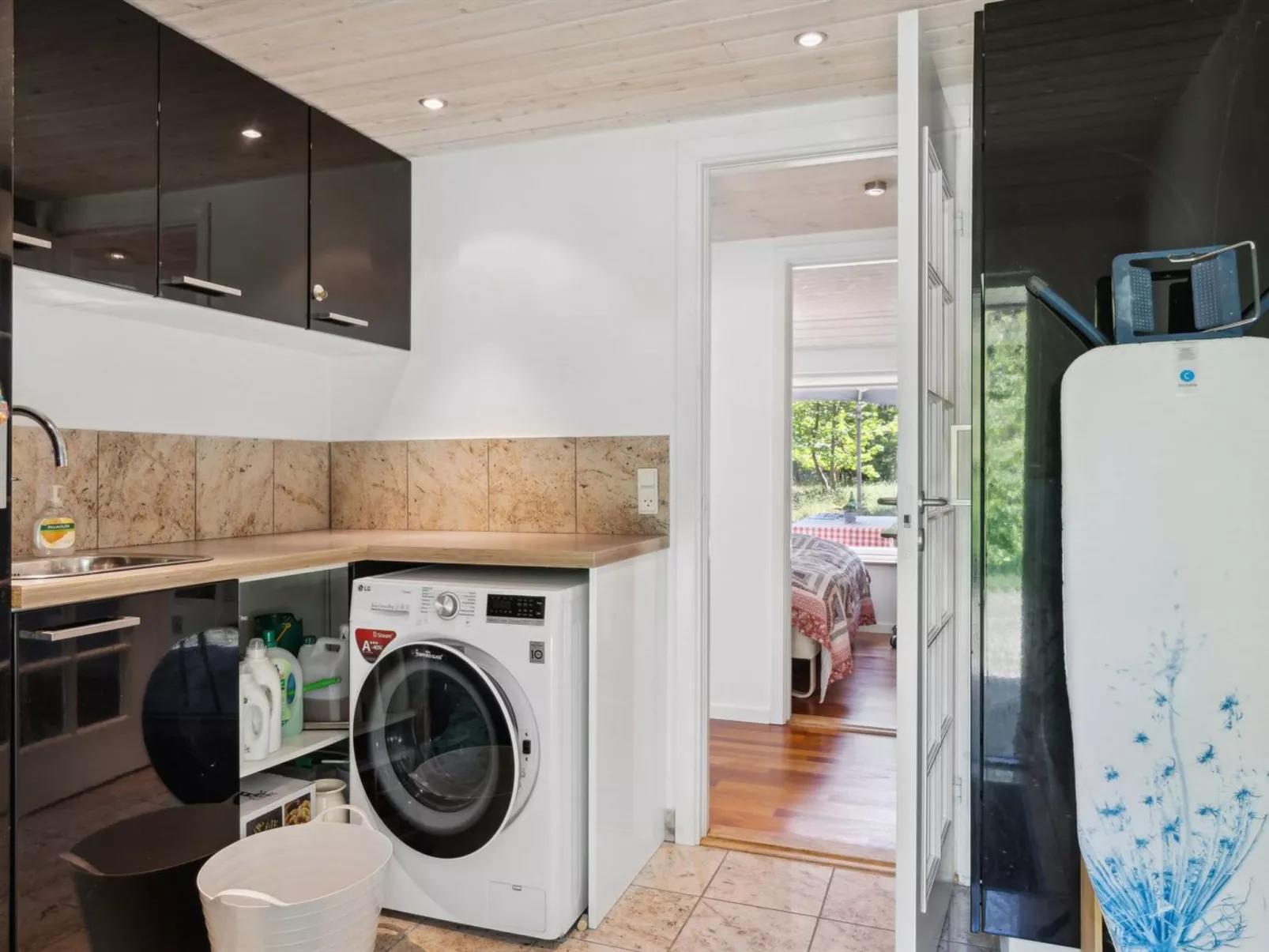 "Amina" - 1.1km from the sea-Inside