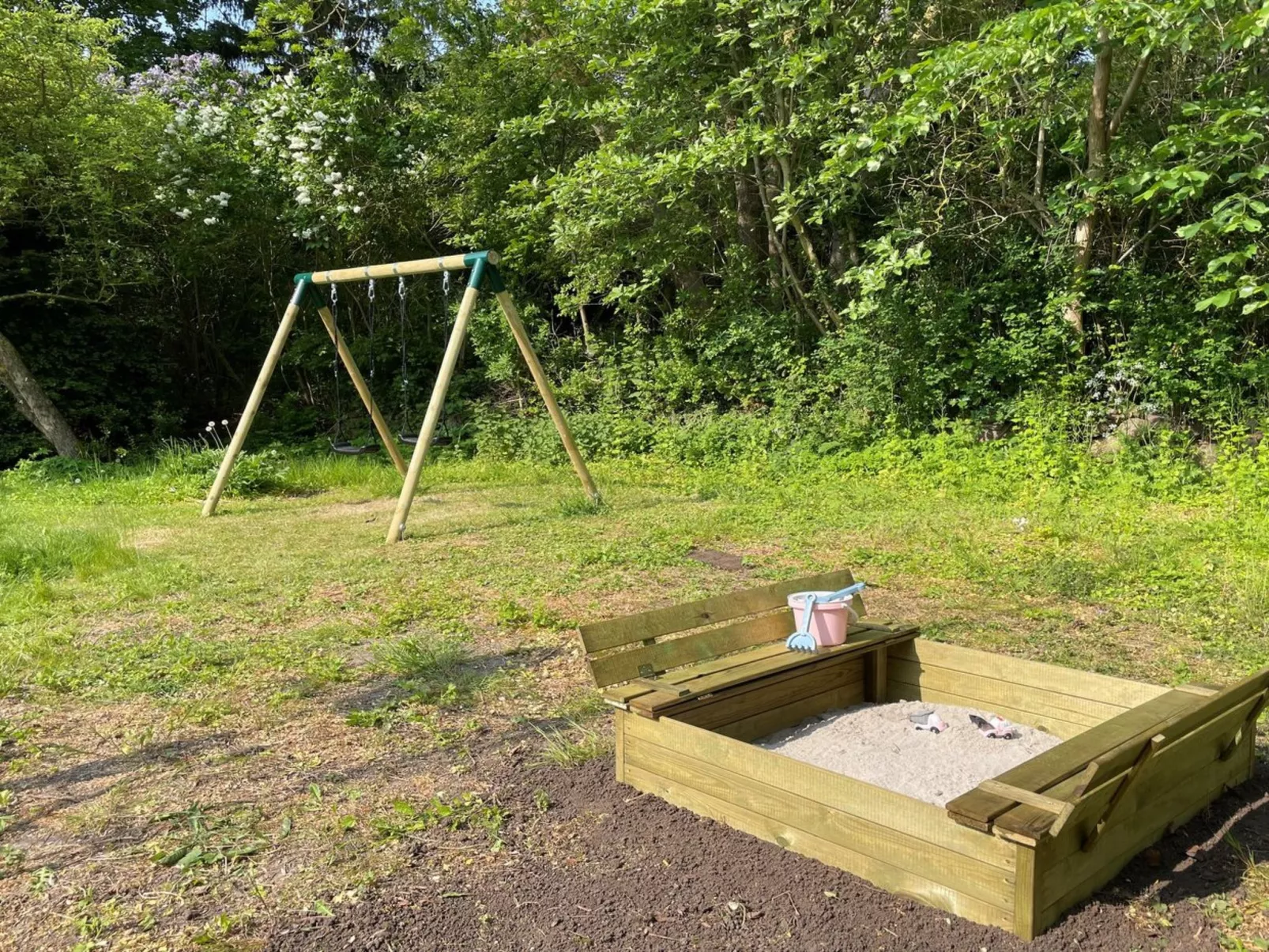 "Elvin" - 2.7km from the sea-Outside