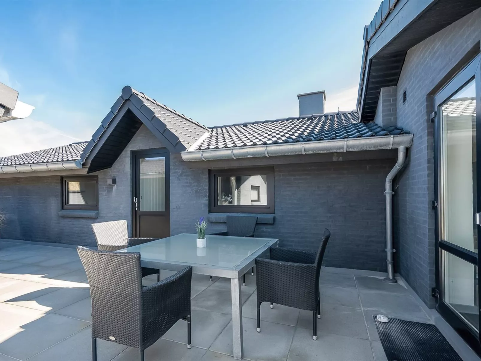 "Walther" - 300m from the sea-Draußen