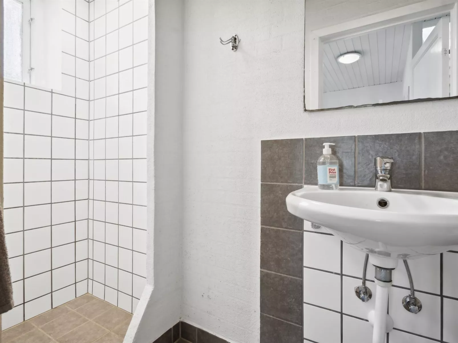 "Essie" - 20km from the sea-Drinnen