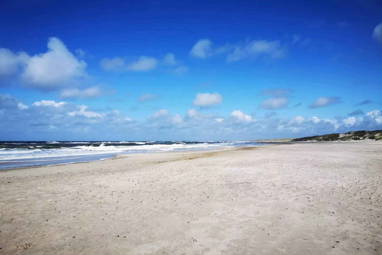 Spacious Retreat for 20 - By Traum Ferienwohnungen-Water view