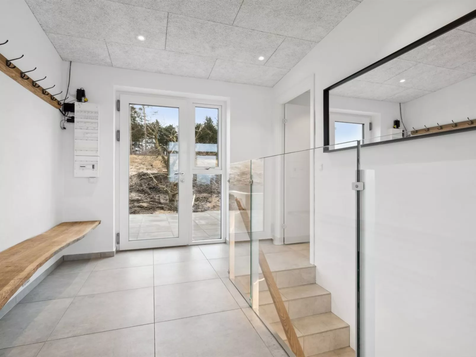 "Ann" - 1.3km from the sea-Dedans