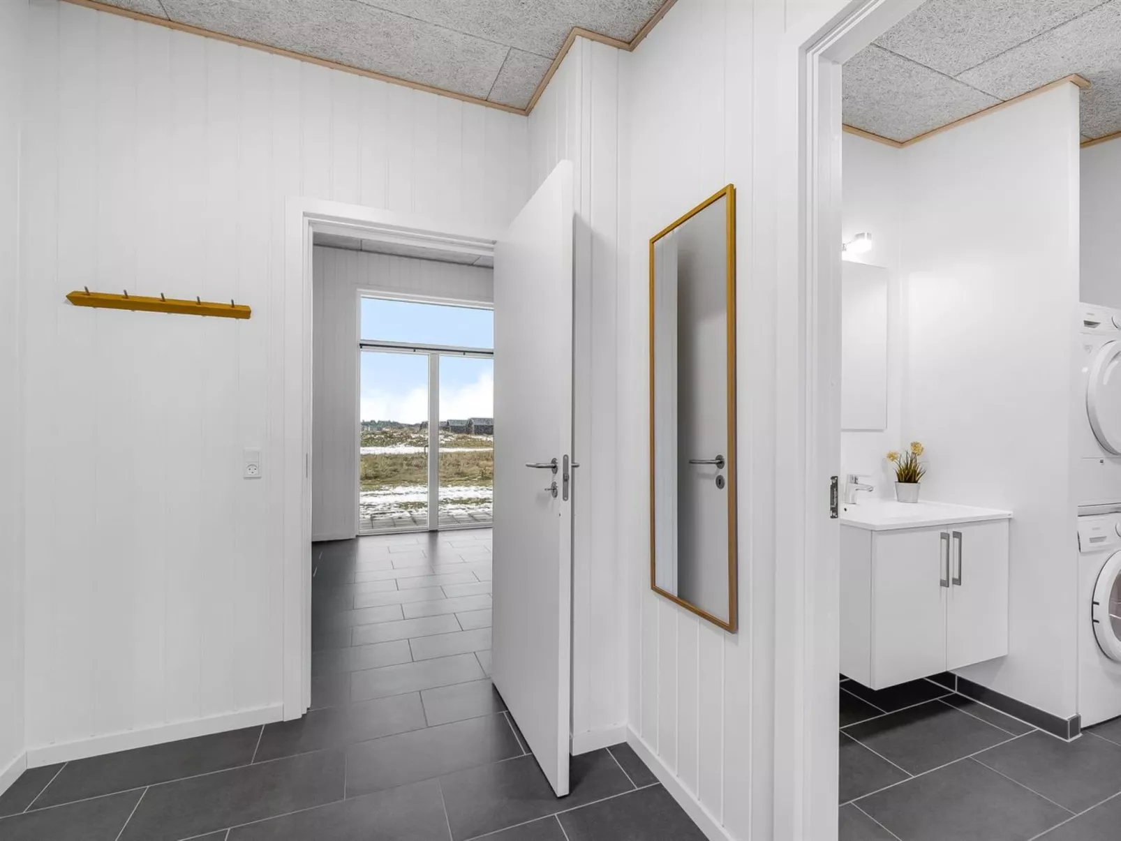 "Winder" - 500m from the sea-Inside