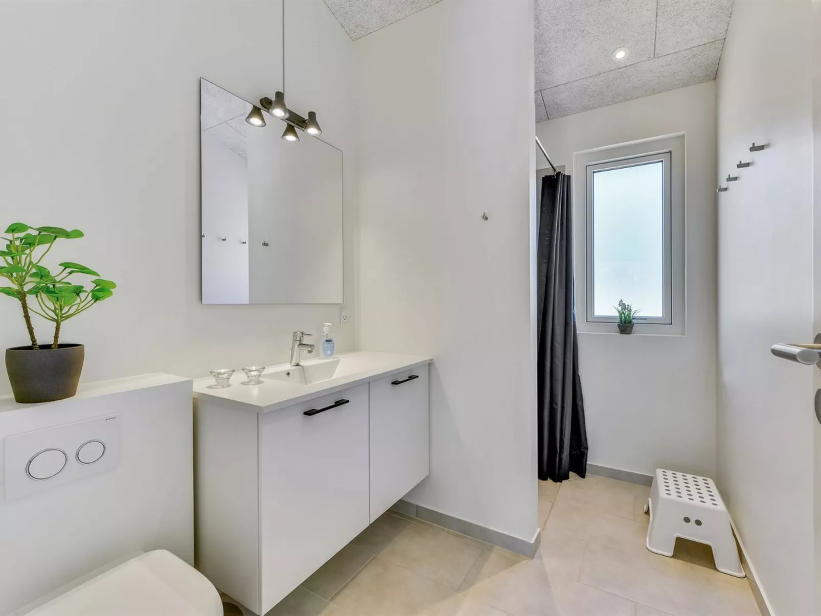 "Merve" - 800m to the fjord-Inside