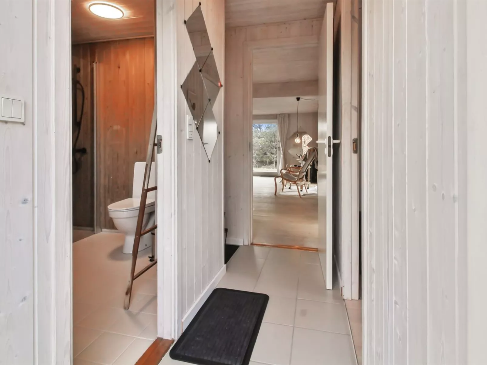 "Jakko" - 2.6km from the sea-Inside