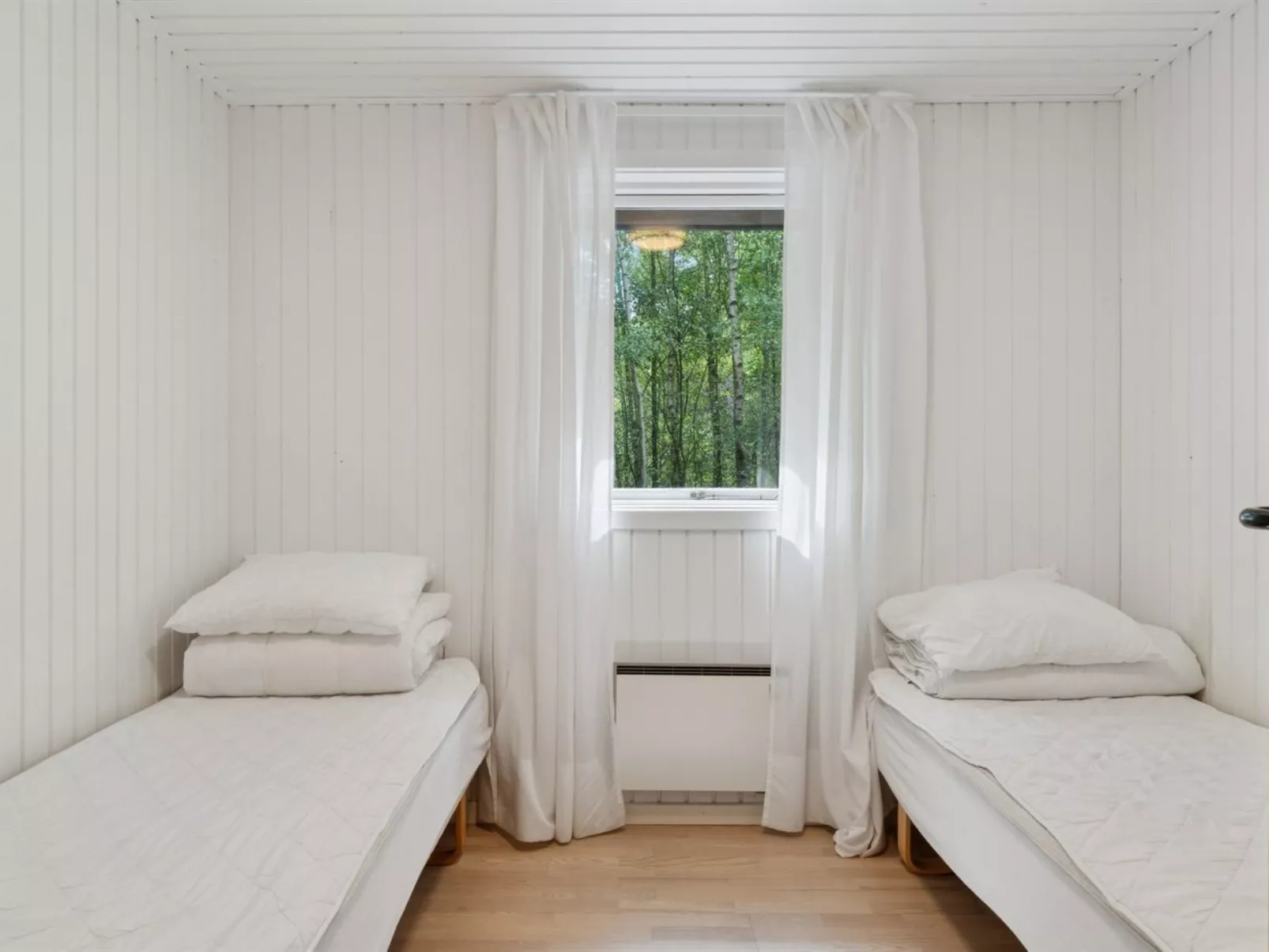 "Clementine" - 1.2km from the sea-Inside