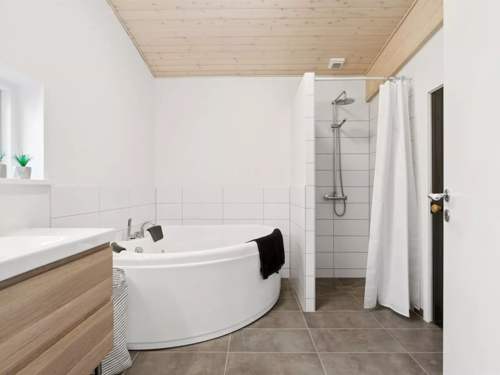 "Halvor" - 275m from the sea-Dedans