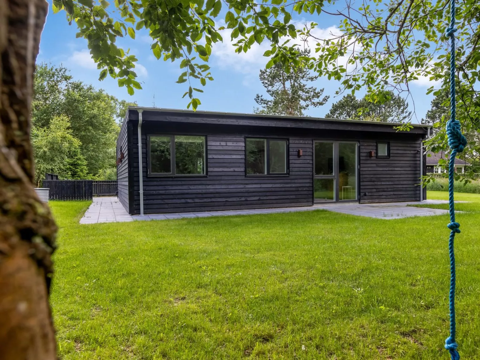 "Scalli" - 1.5km to the fjord-Outside