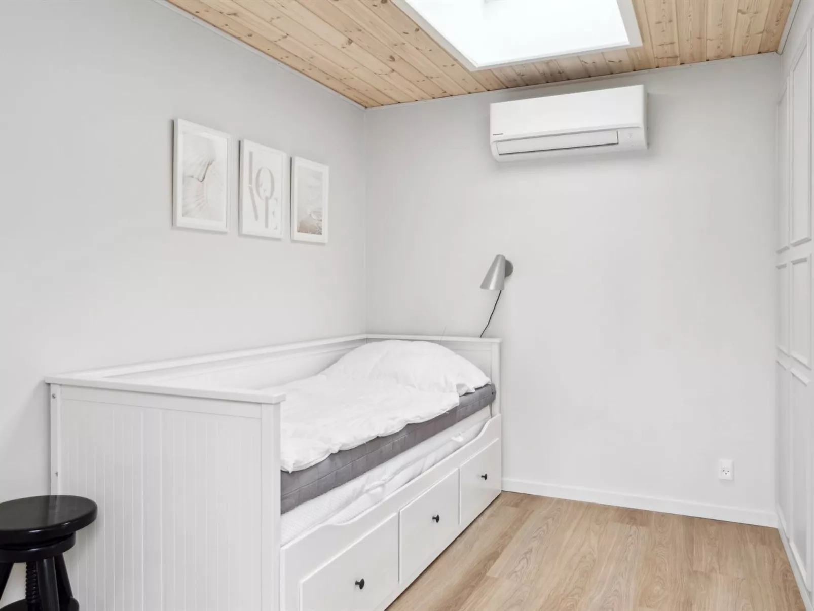 "Janna" - 1.4km from the sea-Inside