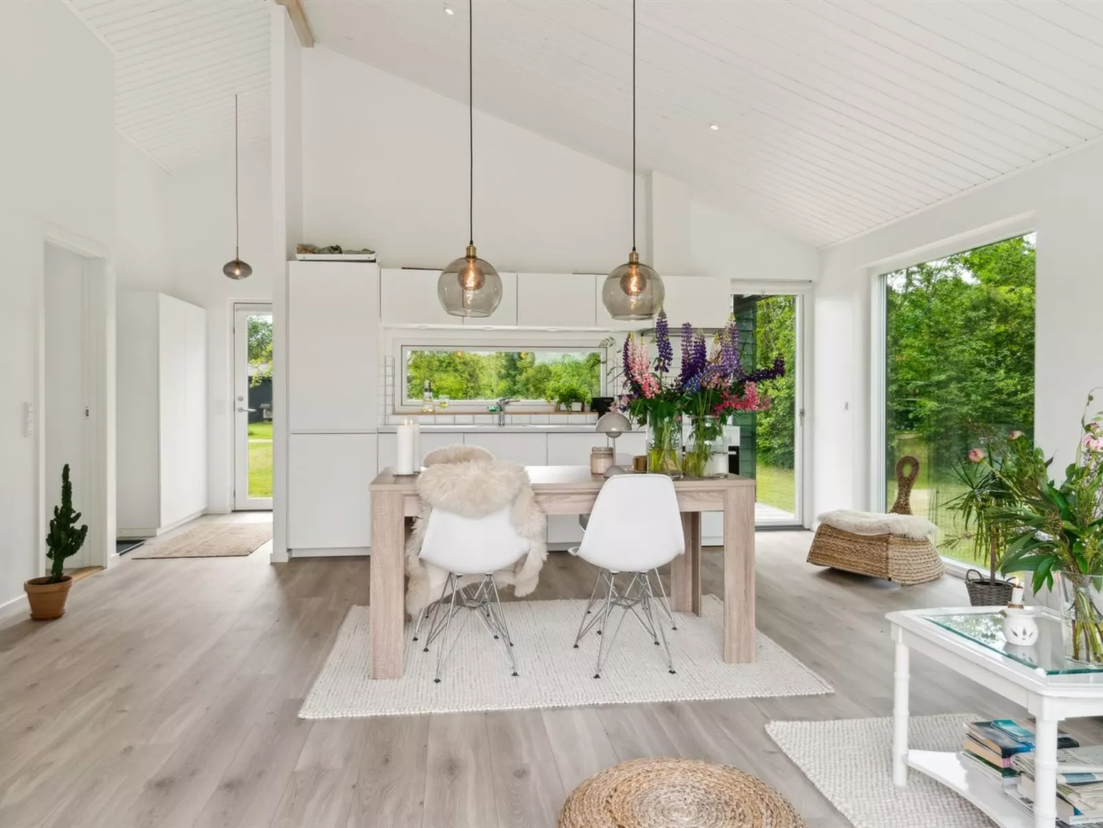 "Sys" - 150m from the sea-Inside