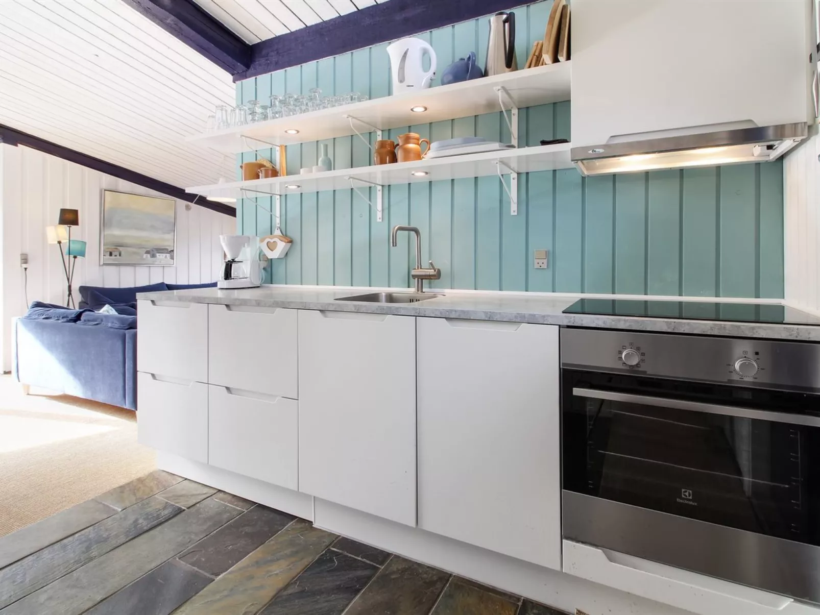 "Scarlett" - 300m from the sea-Inside