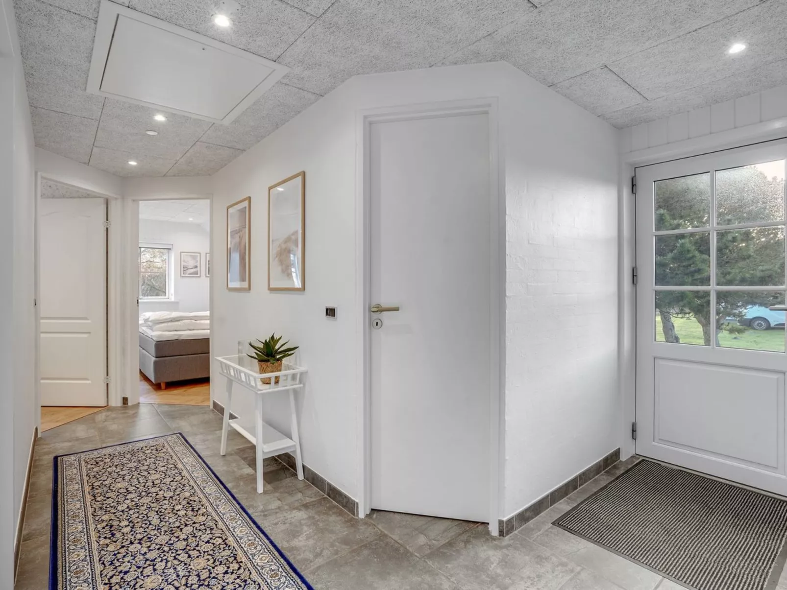 "Oskari" - 1.3km from the sea-Inside