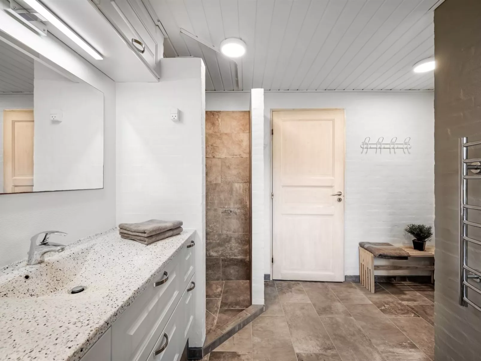 "Alwina" - 2.5km from the sea-Dedans