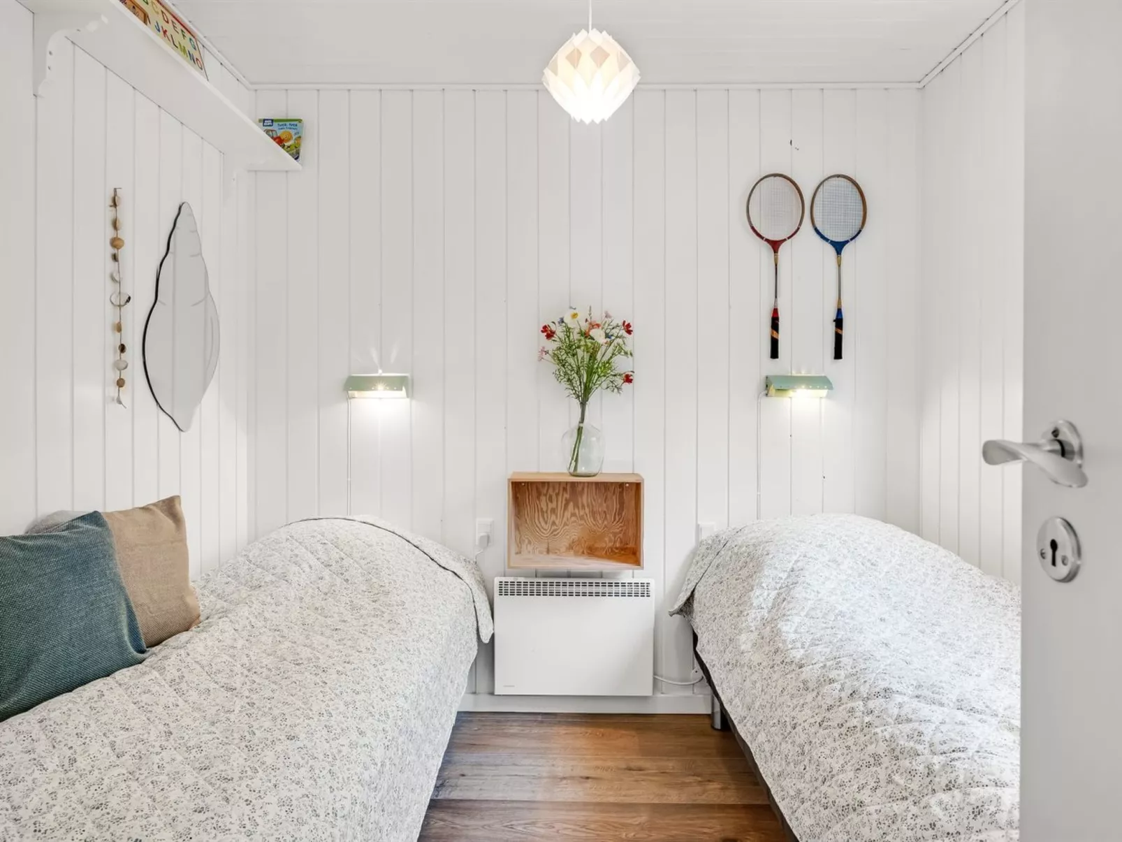 "Yngvy" - 1.3km from the sea-Inside