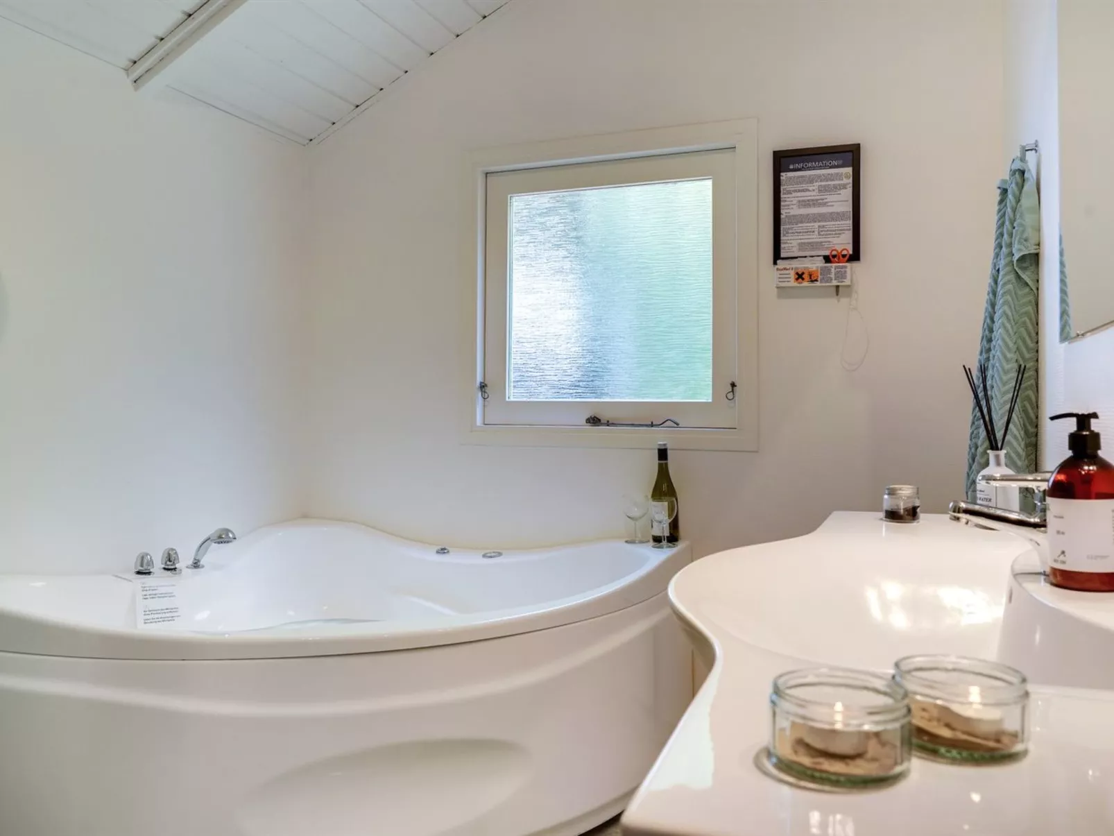 "Jannick" - 1.5km from the sea-Inside