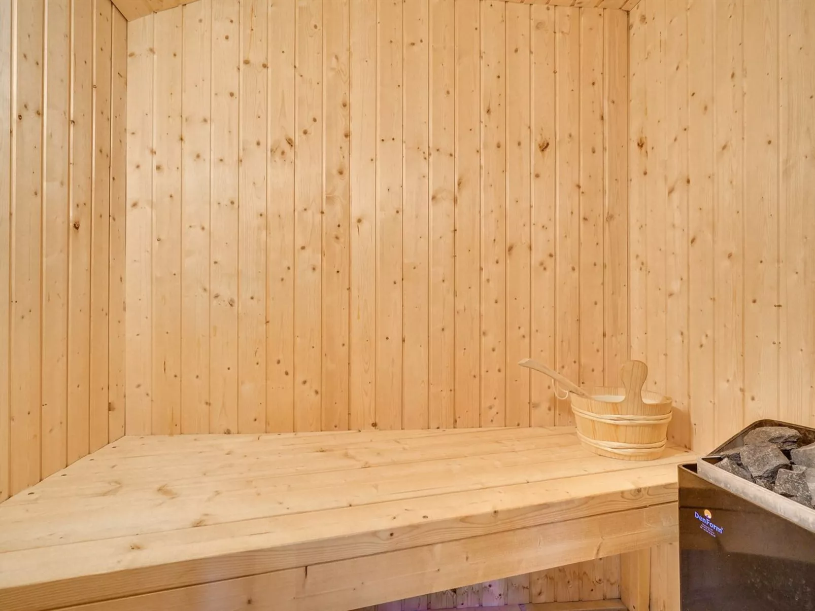 "Aviaja" - 12km from the sea-Dedans