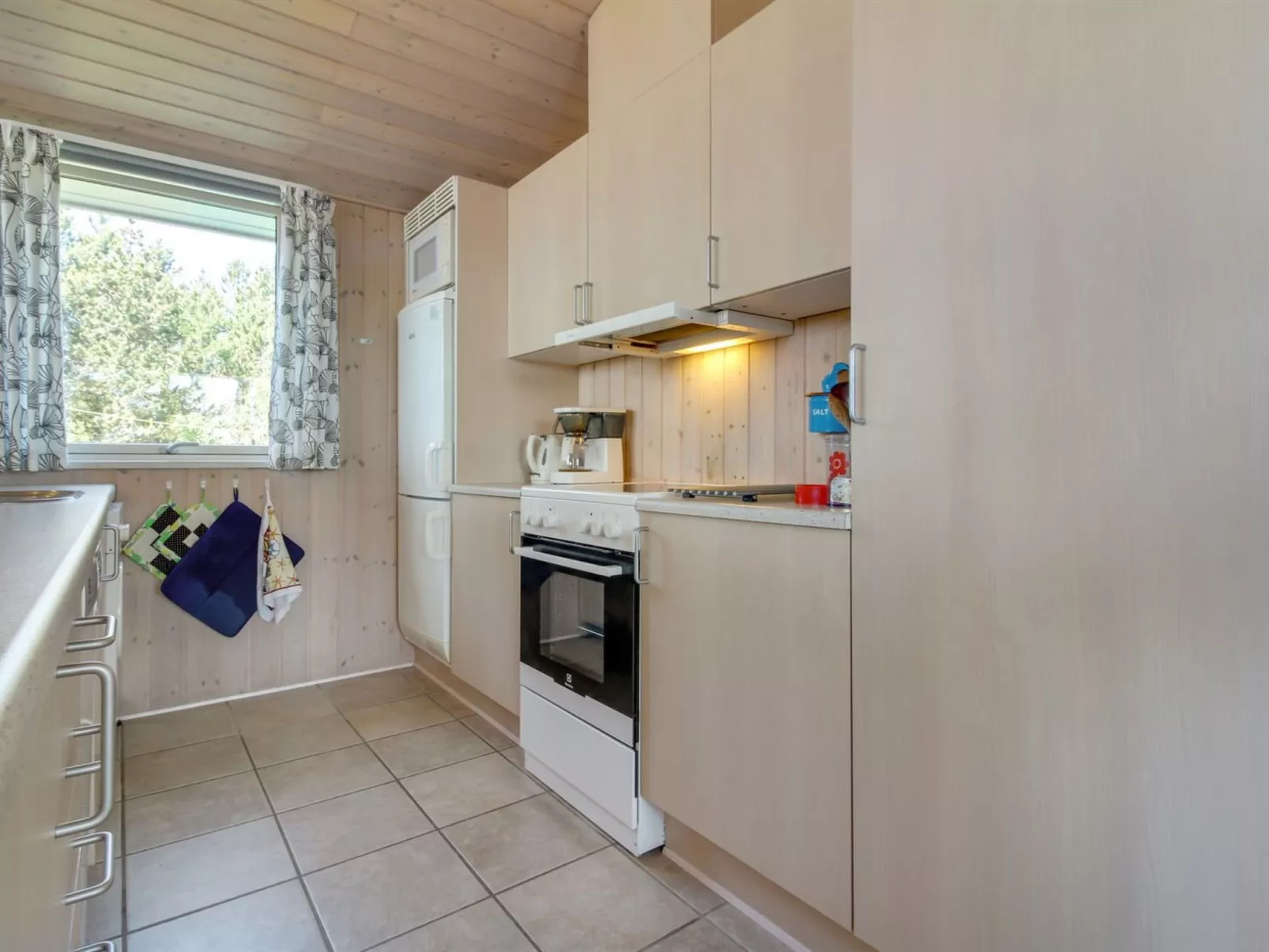 "Nadia" - 1.7km from the sea-Inside