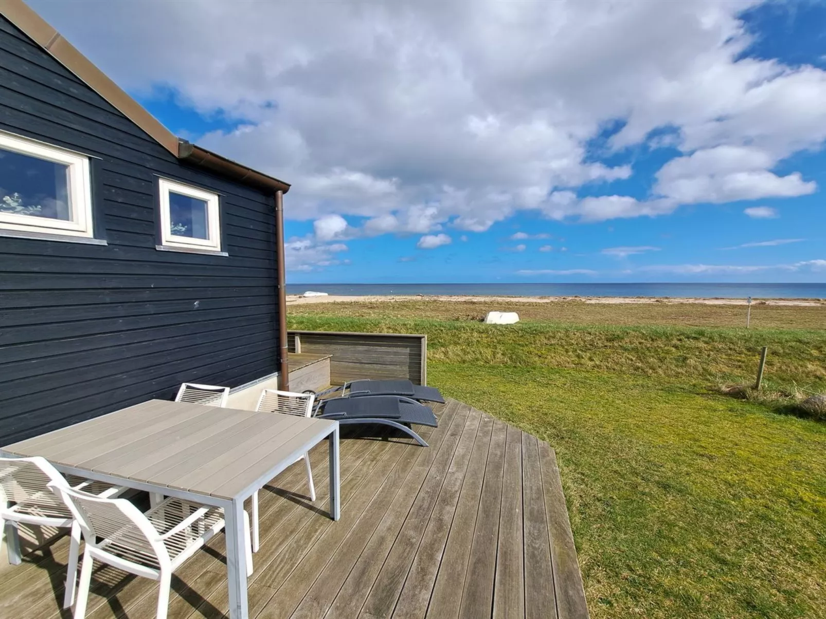 "Dory" - 30m from the sea-Outside