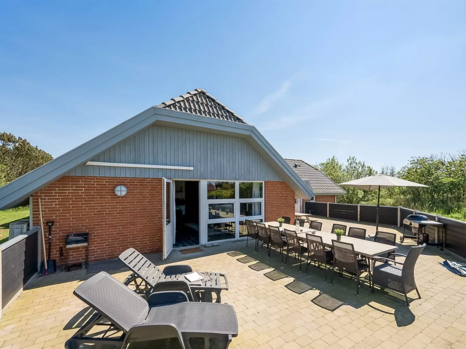 "Aage" - 1.7km from the sea-Draußen