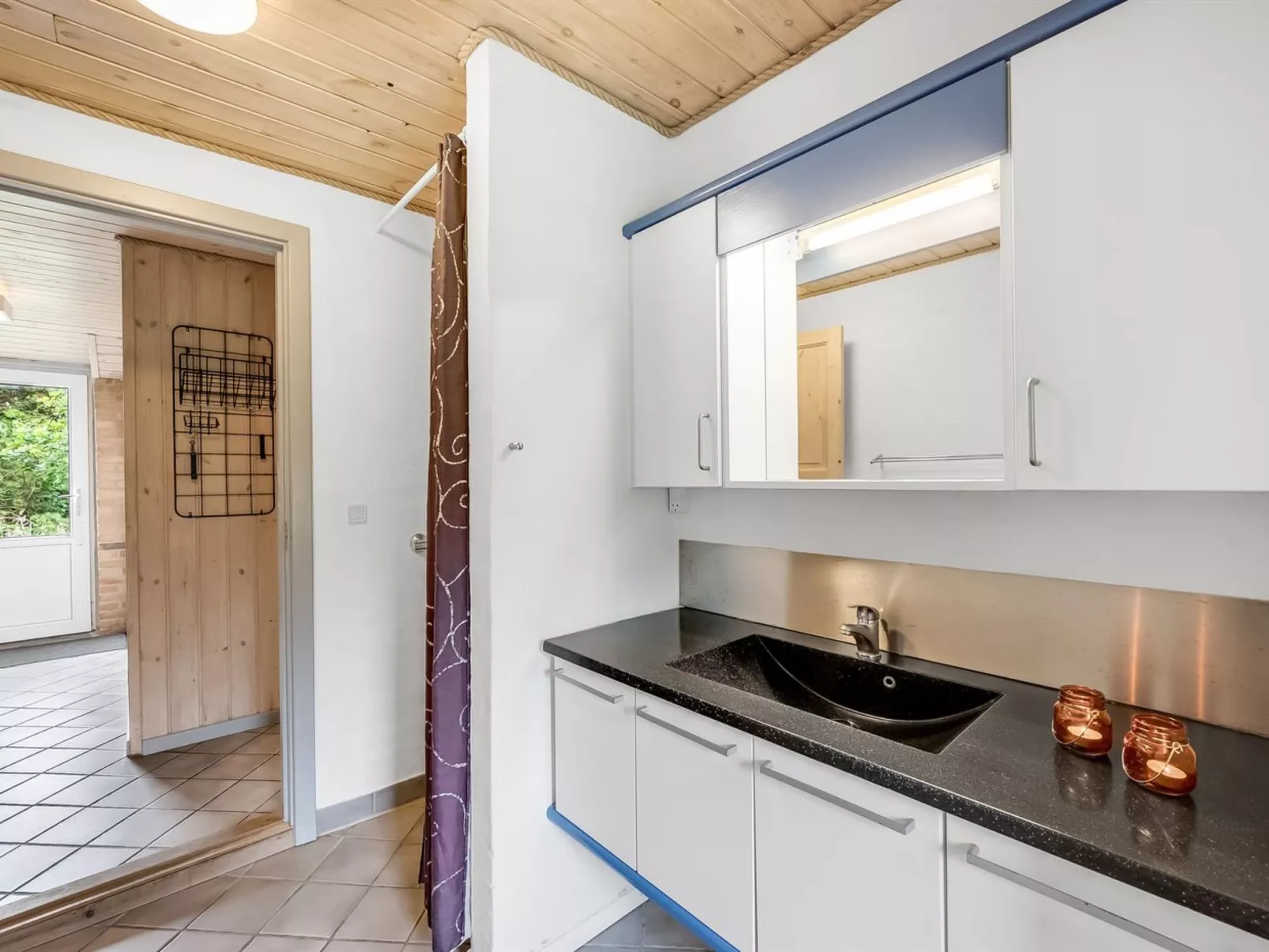 "Dorithea" - 1.3km from the sea-Drinnen