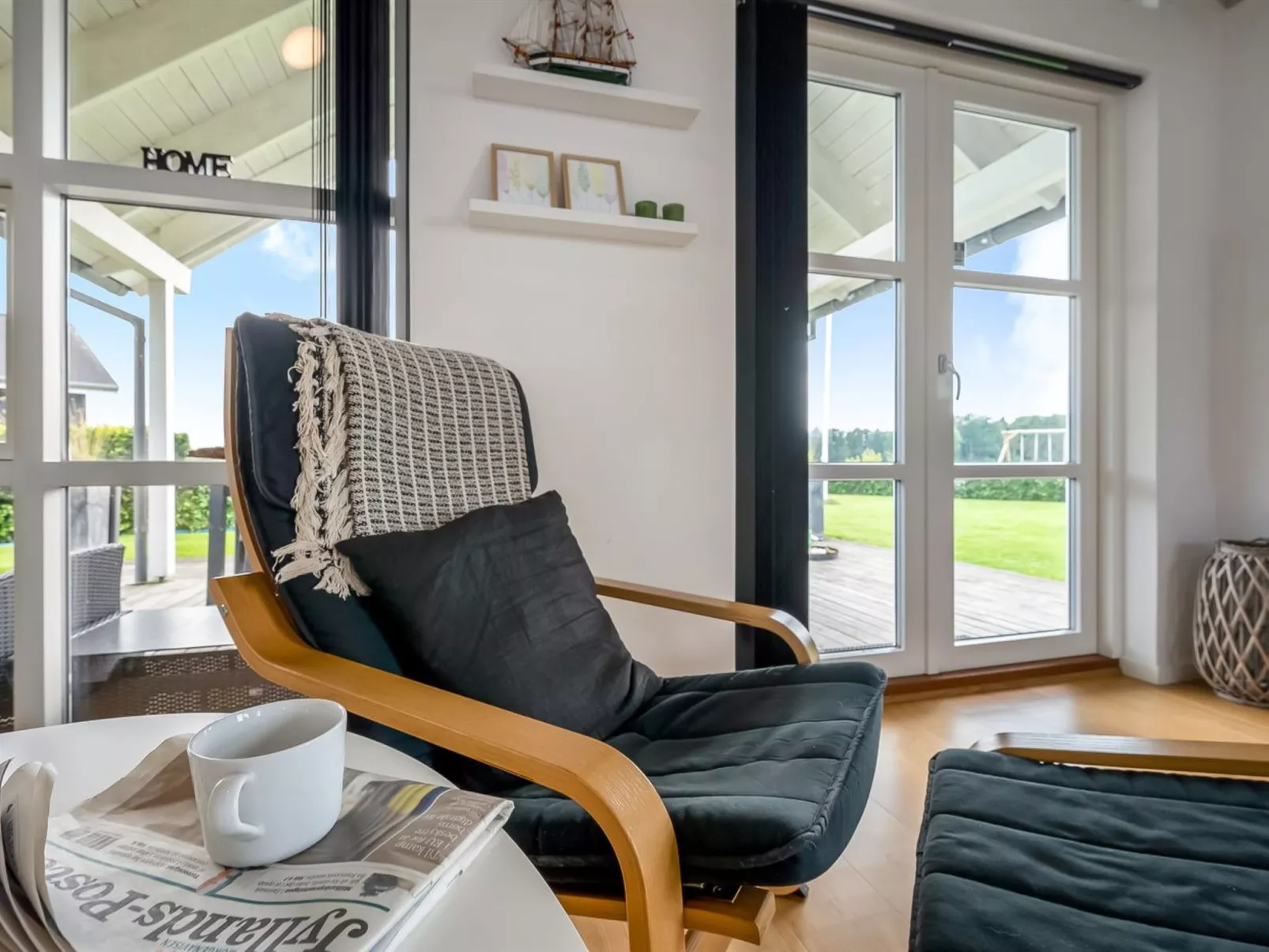 "Bernice" - 900m from the sea-Inside