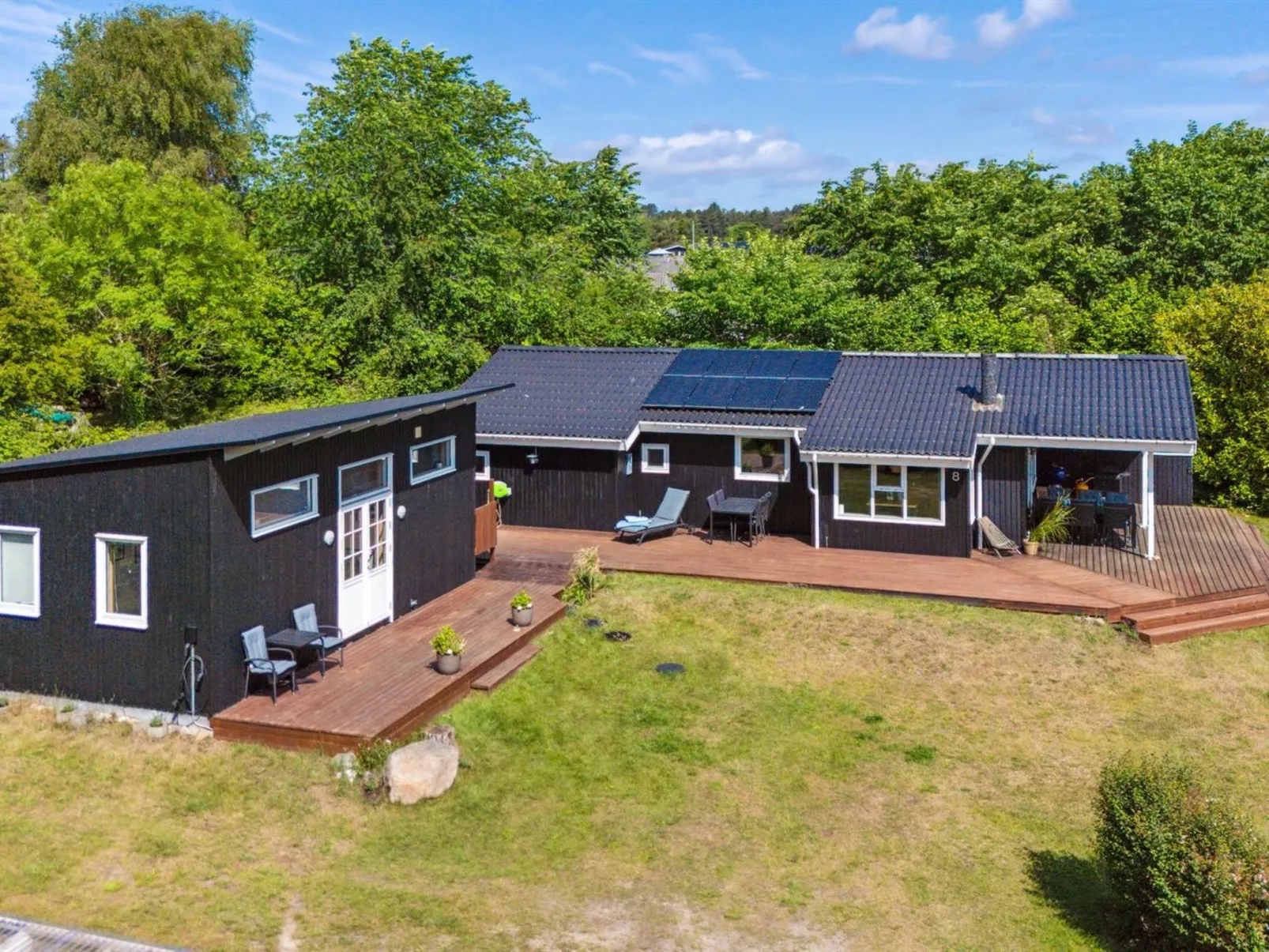 "Sheemen" - 900m from the sea-Outside