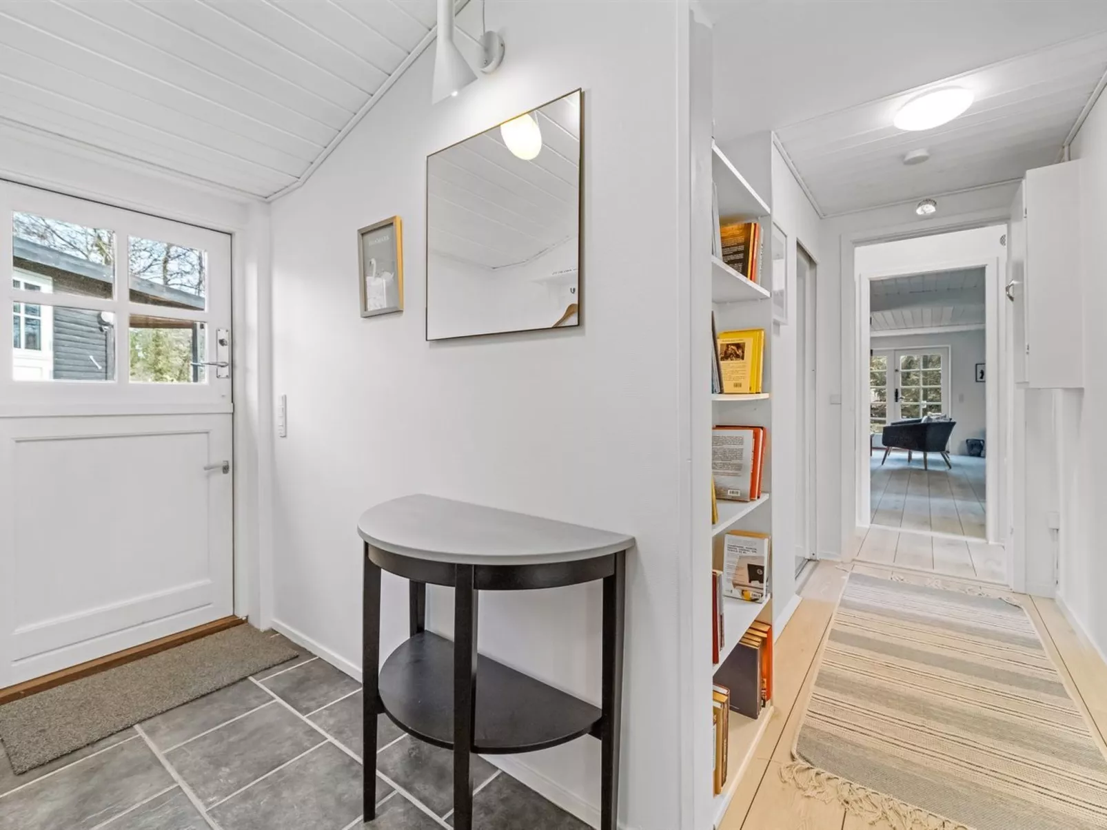 "Synnöve" - 350m from the sea-Inside