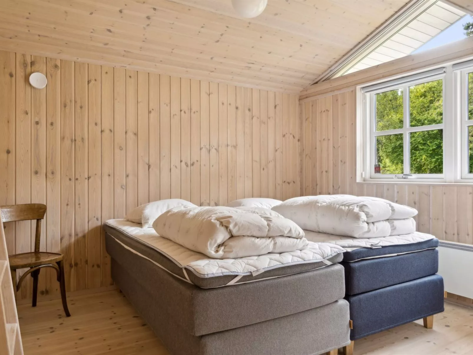 "Launo" - 1.1km to the fjord-Drinnen