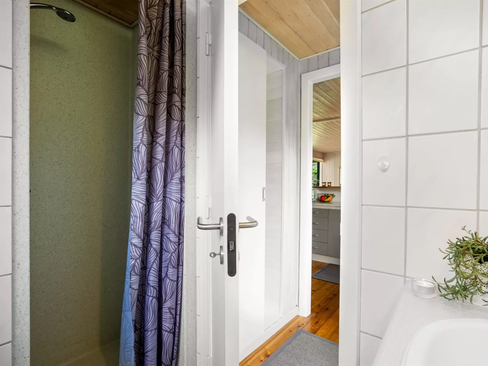 "Bosse" -  from the sea-Inside