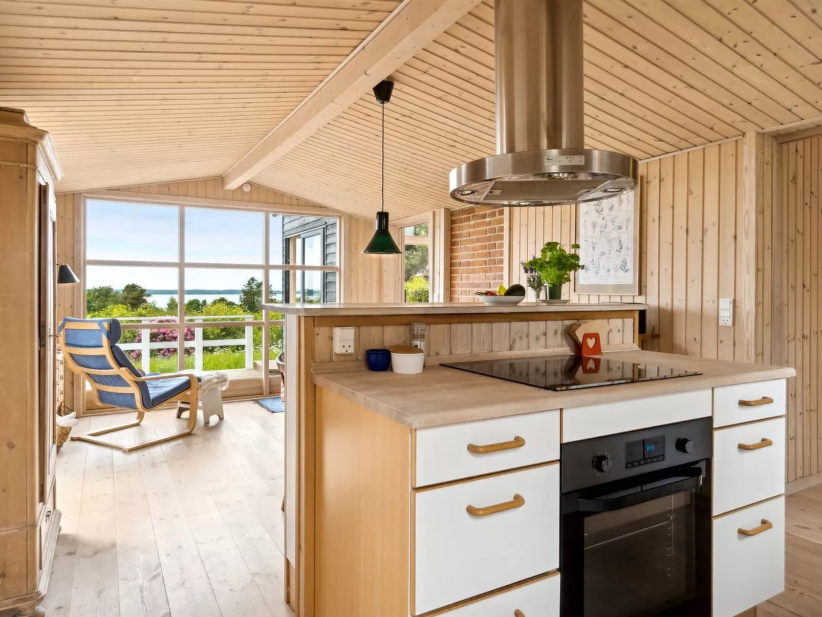 "Skamhals" - 440m to the fjord-Inside