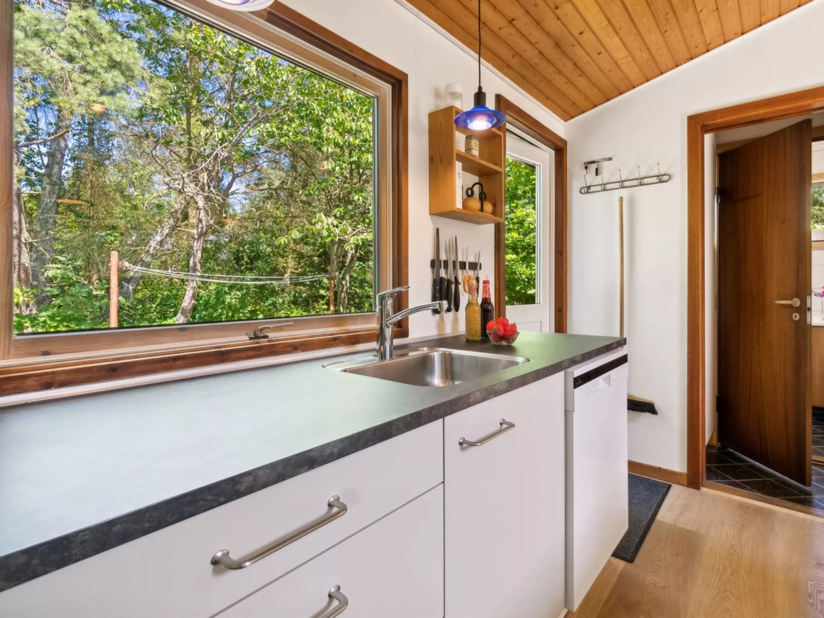 "Gullmaj" - 200m from the sea-Drinnen