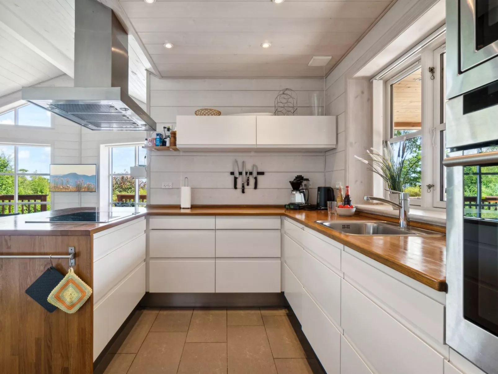 "Lisbeth" - 130m from the sea-Drinnen