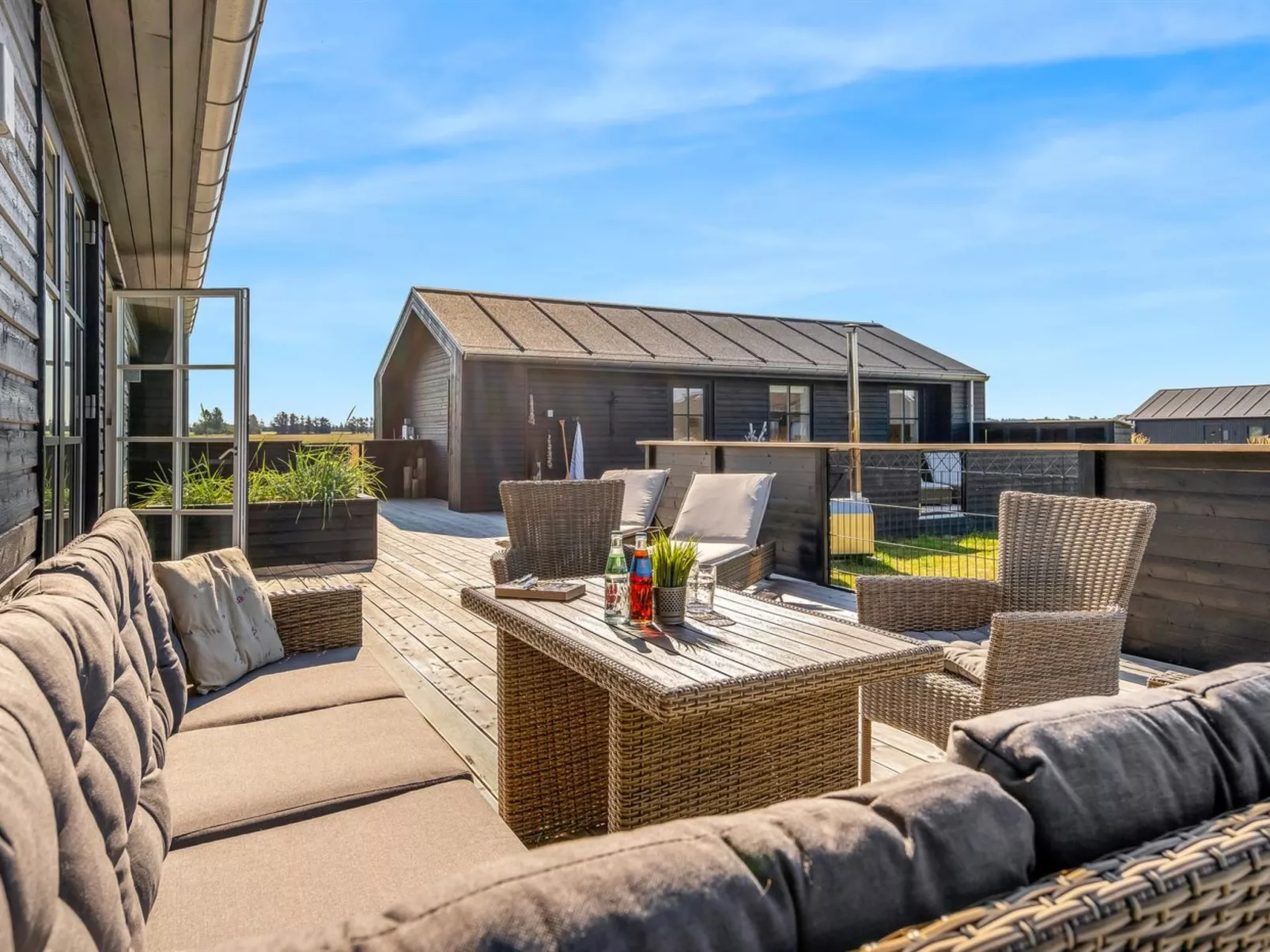 "Inola" - 1km from the sea-Outside