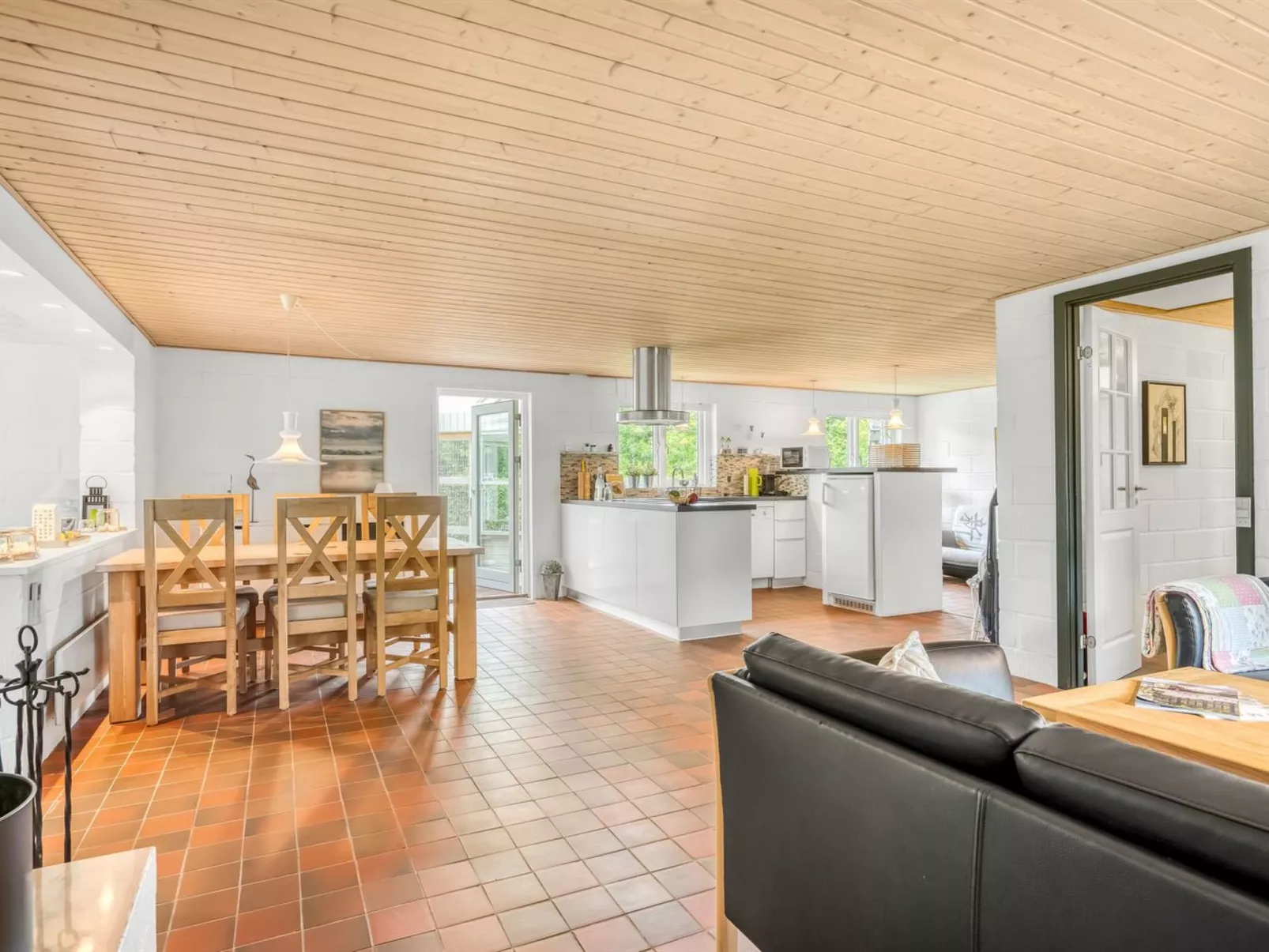 "Lyra" - 500m to the fjord-Dedans