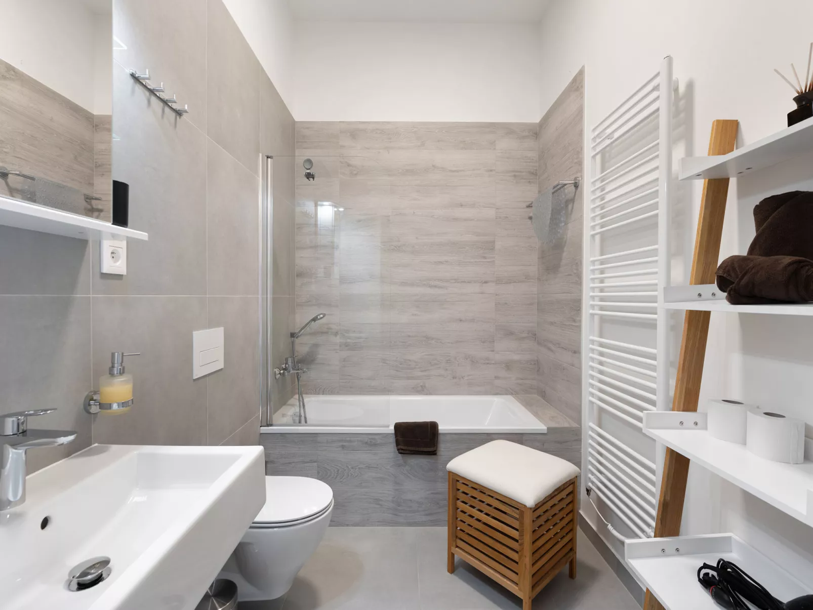 Javorná Lodge-Dedans